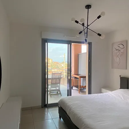 Vue Mer A 100 Metres Des Plages Et Massif De L'esterel Appartement